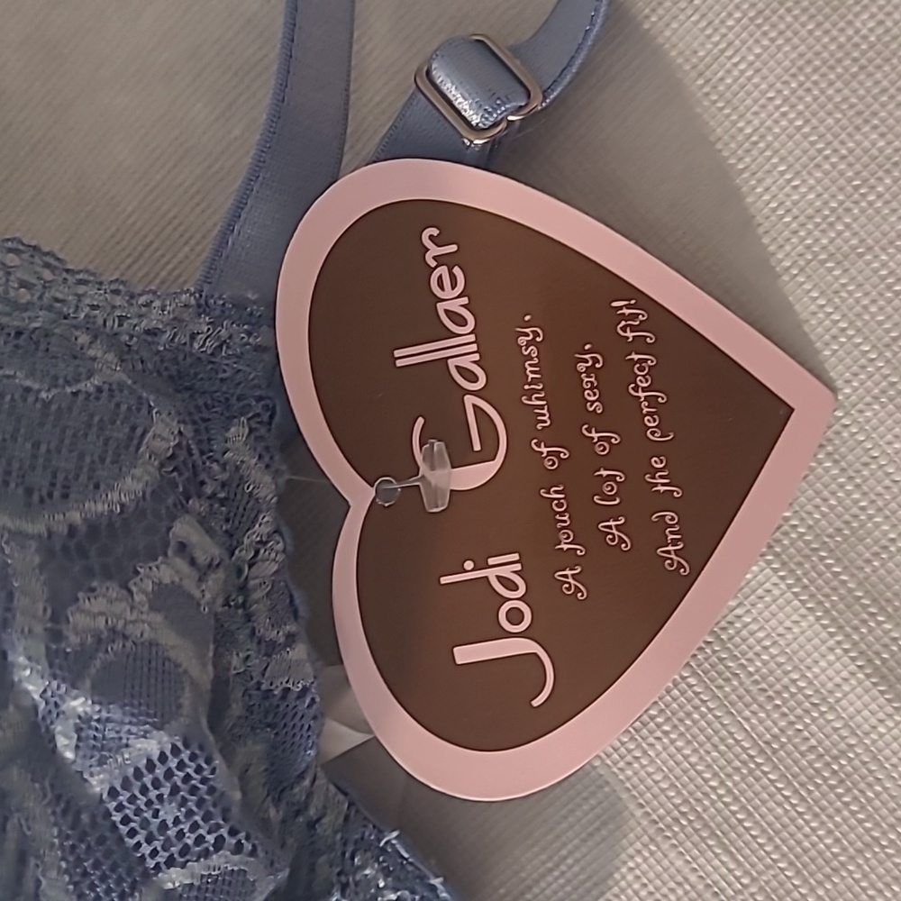 Jodi Gallaer Lingerie Lace Bra - Picture 5 of 6